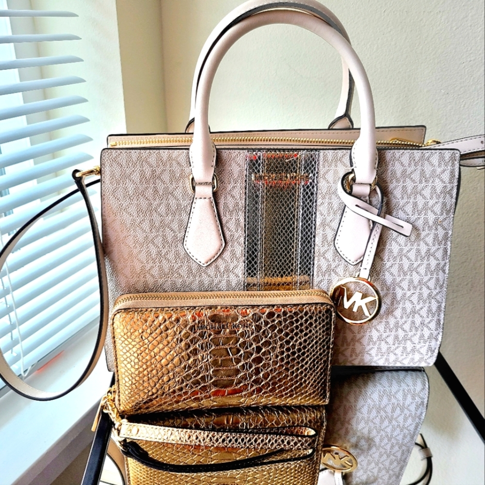 MICHAEL KORS women's crossbody/handheld BUNDLE
